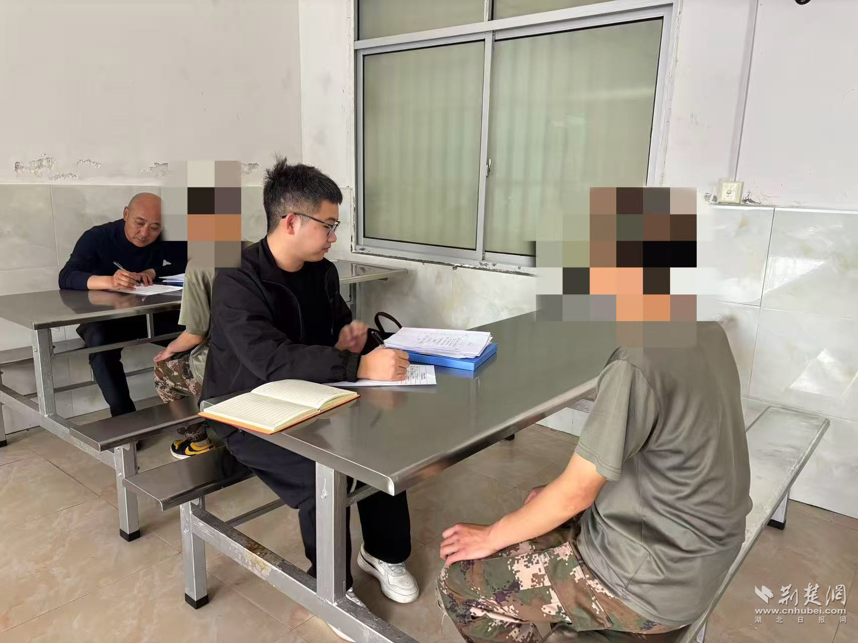 春风化雨护新苗 通城县委政法委开展“爱心结对”护航行动