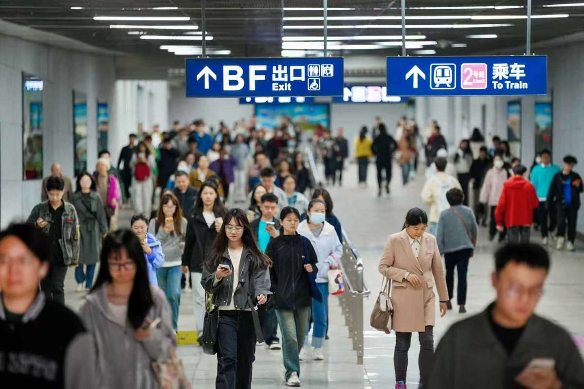  4月30日、5月1日，武汉地铁多条线路延时运营  持“江湖畅游卡”寻遍满城烟火