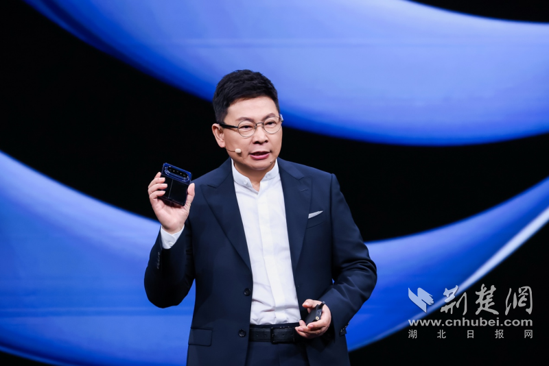  大阔折HUAWEI Pura X Max正式亮相，岂止于阔