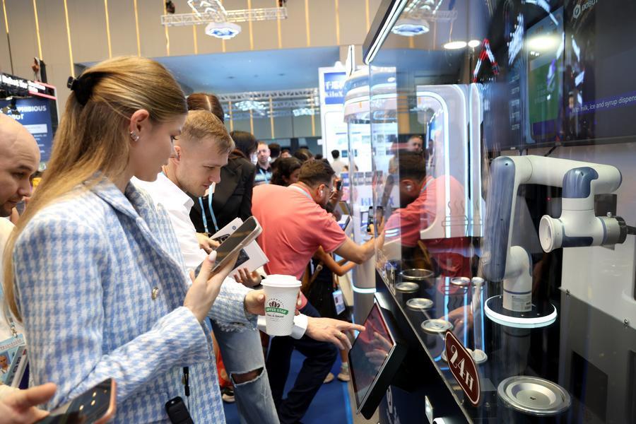 How China's market draws the world