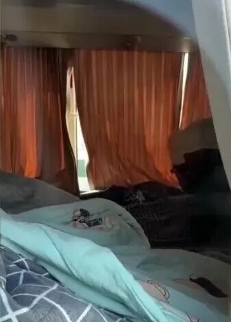  总台记者暗访“卧铺大巴”违规改装