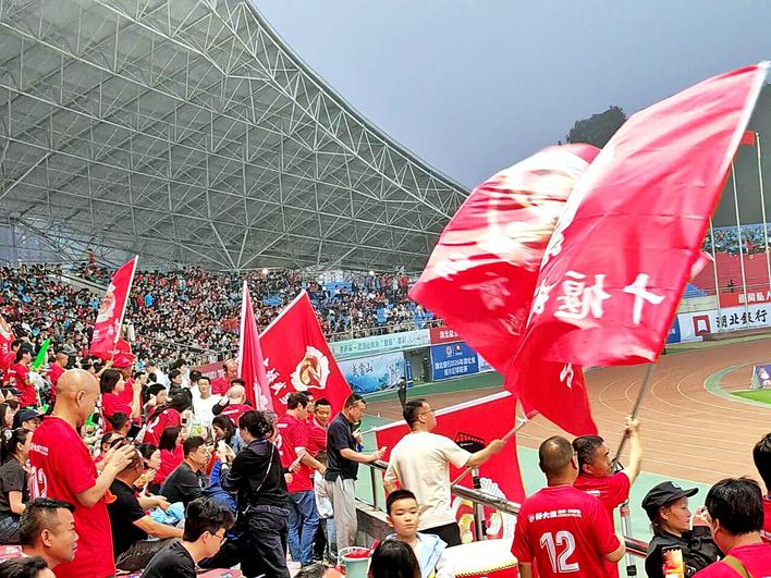 “楚超”首轮收官  4：1 “鄂A”客胜“鄂C”