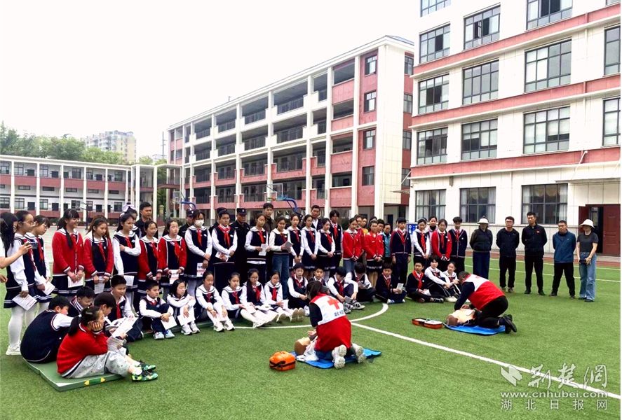  鄂州市新民街小学教联体开展急救知识专题培训