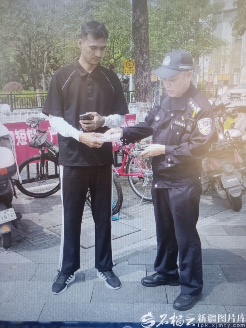  铸牢中华民族共同体意识丨帕米尔高原走出一批“刷屏青年”