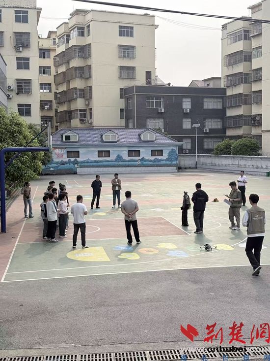  大冶首家乡镇小学无人机社团开班