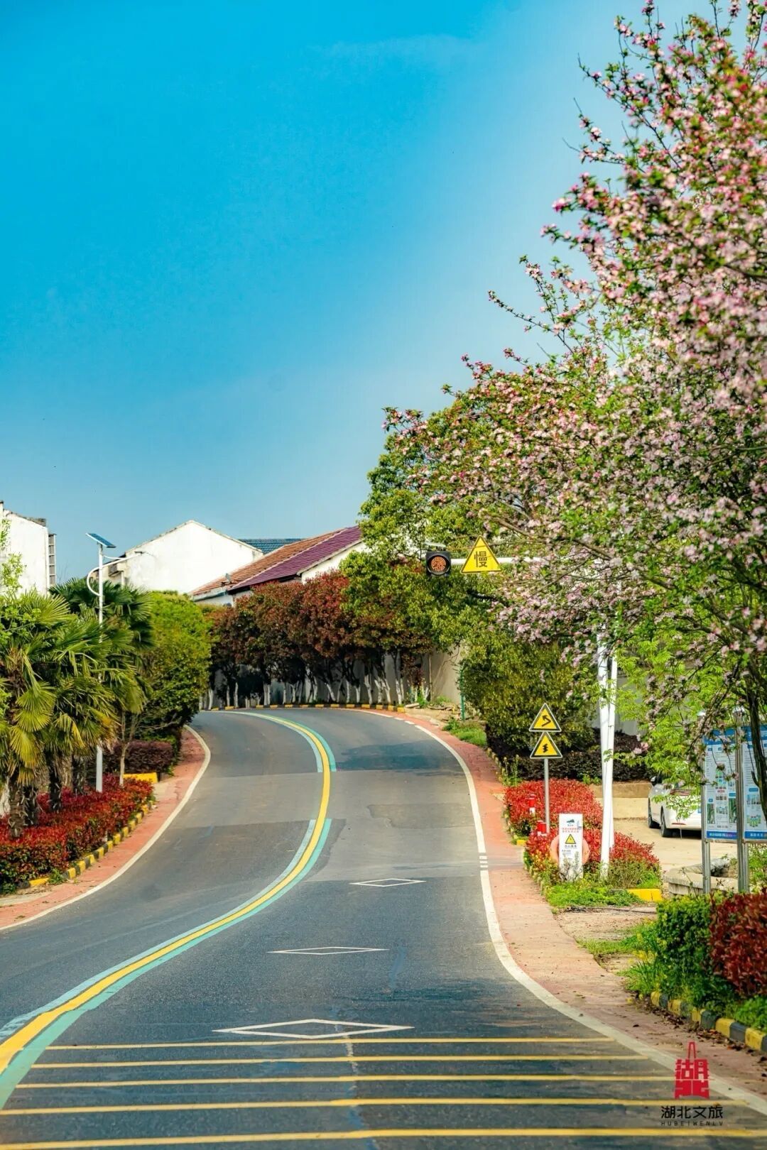 孝昌：美丽公路小观线 路景融合助振兴