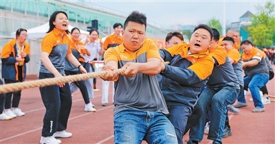 800余名骑手快递员参加，这里为“小哥”办了场运动会