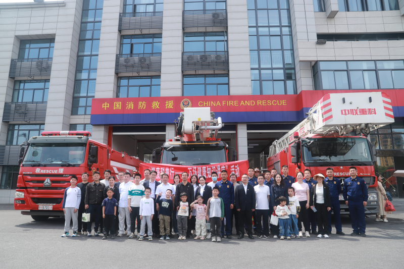 监利消防与市人民医院开展联合共建活动