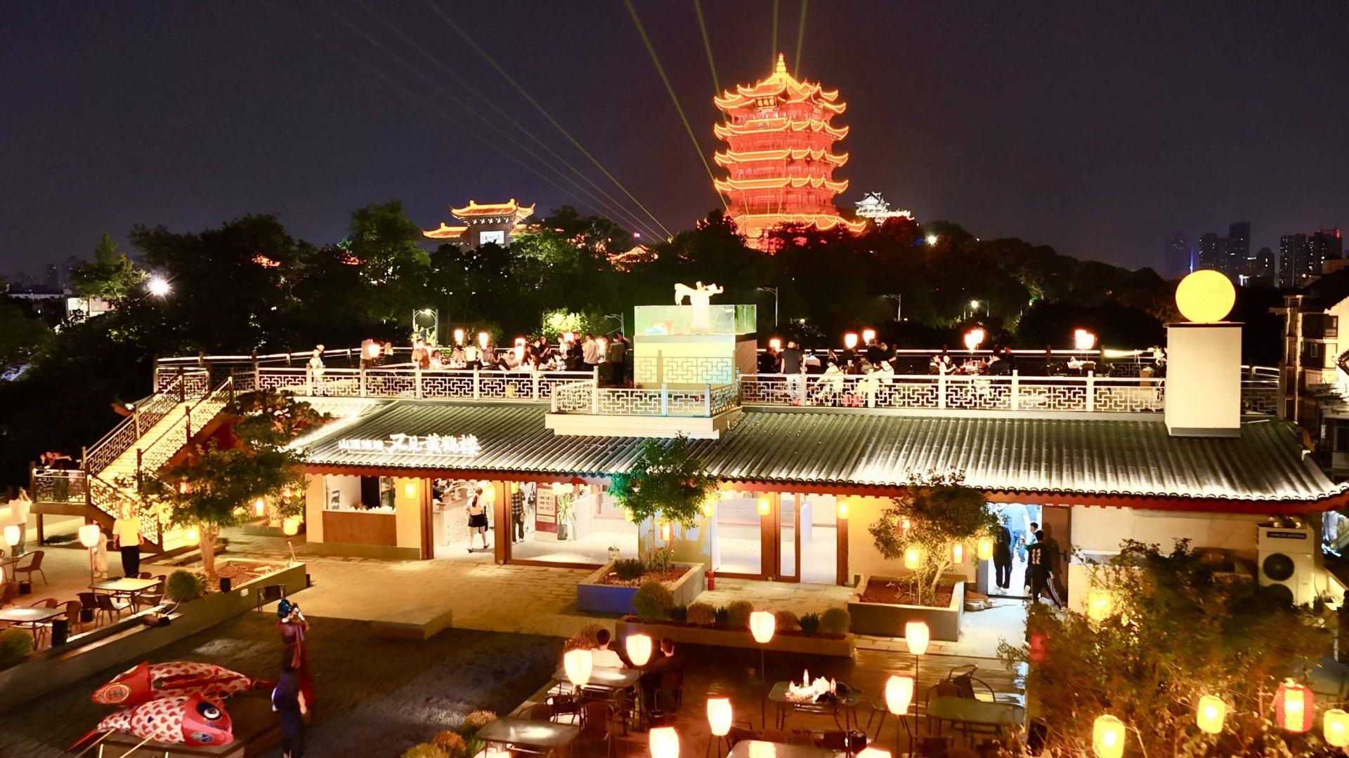  凭栏把盏观胜景、一眼名楼入画来，“天台经济”点亮文旅新图景