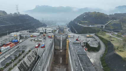 更聪明、更可靠、更安全、更高效  三峡南线船闸历经45天检修后复航