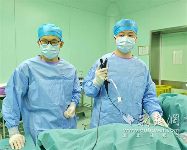 2厘米“爱心结石”卡在输尿管  医生微创手术击碎危机保住肾脏