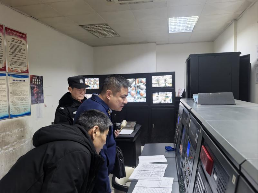 监利消防发动物业服务企业开展高层建筑消防安全检查