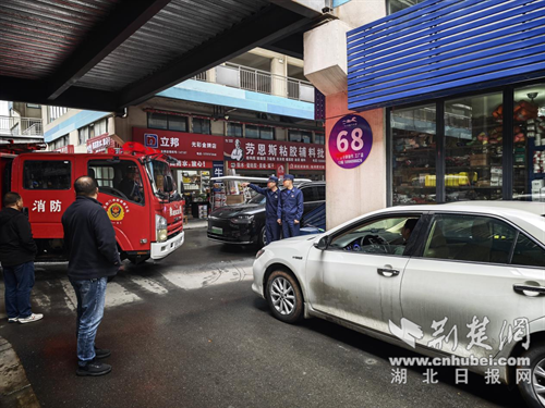严查占用堵塞！荆门东宝整治市场消防通道隐患