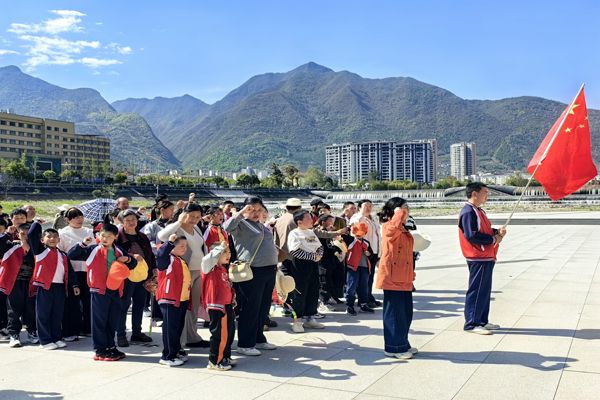 兴山特校：别样踏青忆先烈  用心传承向阳生