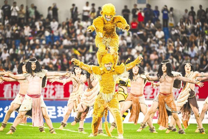 黄冈主场万人齐唱《八月桂花遍地开》