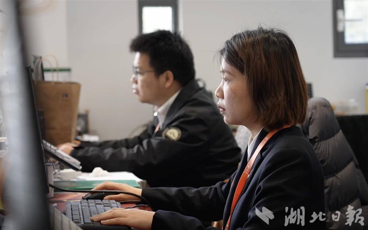 那个高考后坚决选择殡葬专业的女孩，稳稳接住了每一份思念
