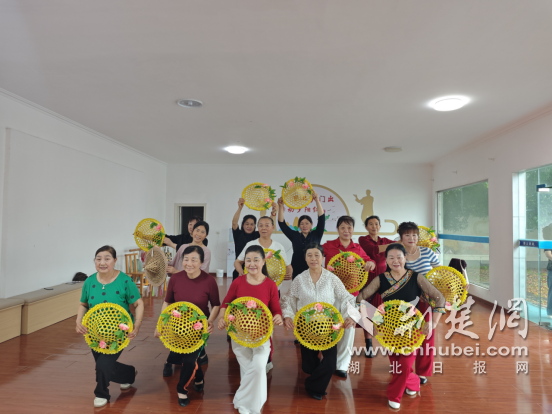  京山市永兴街道：社区治理吹出幸福“哨声”