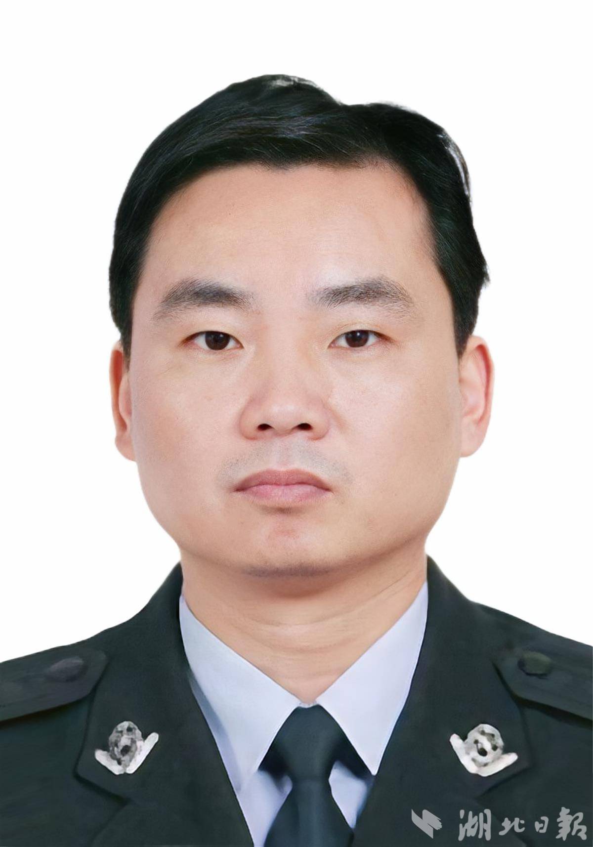 一生守长路 热血护平安——武汉交警何同原因公殉职
