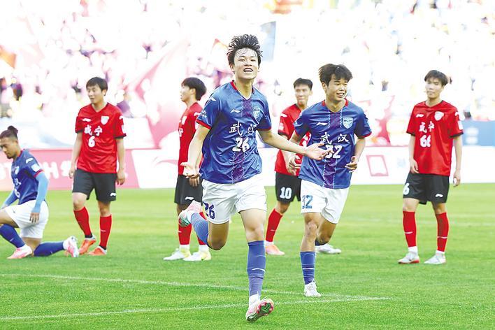 这届年轻人正在重新定义“主场”