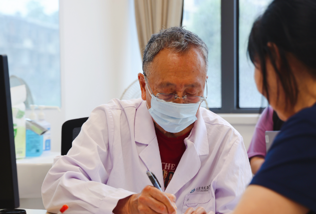 院士领衔・双心护航｜胡大一教授携北京精神心理专家来汉坐诊，  实景示范双心医学门诊