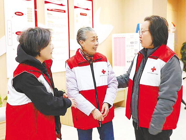 两代四人同签遗体捐赠协议 江汉北路上，有一家平民英雄