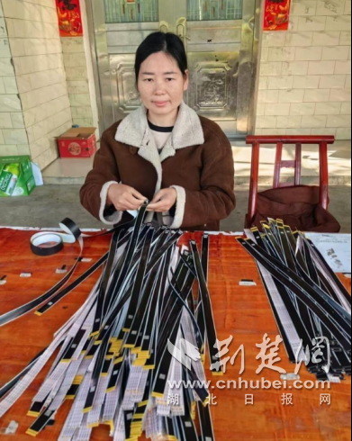 钟祥市文集镇：庭院微工坊 点亮留守妇女“增收路”