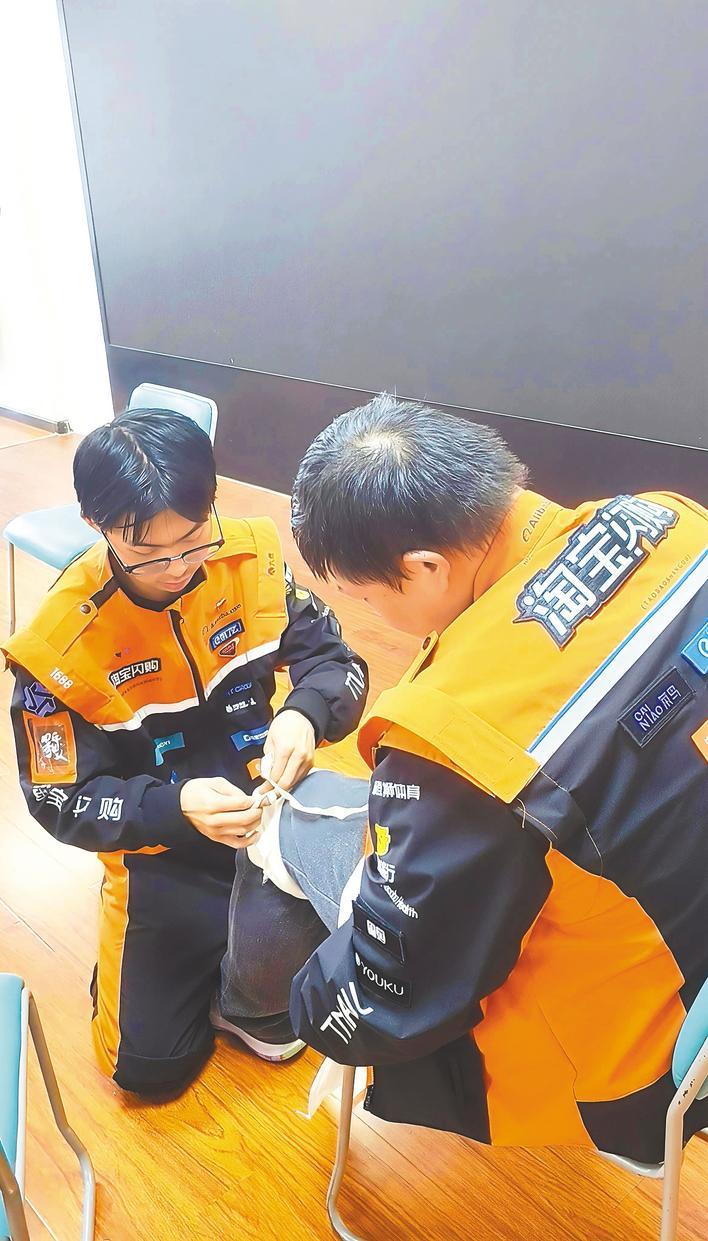 化作游走在市井烟火里的救命神器后 流动AED如何跑得安心救人放心