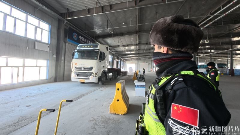 卡拉苏口岸客货流量双增长