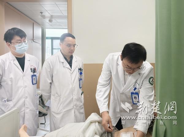 上半肾“报废”，下半肾又长肿瘤  机器人辅助精准手术为重复肾男子“拆弹保肾”