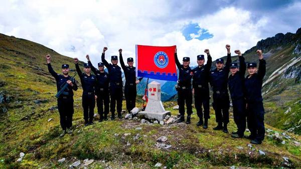  八位戍边英烈长眠独龙江“你们守护过的地方，就是我要扎根的地方
