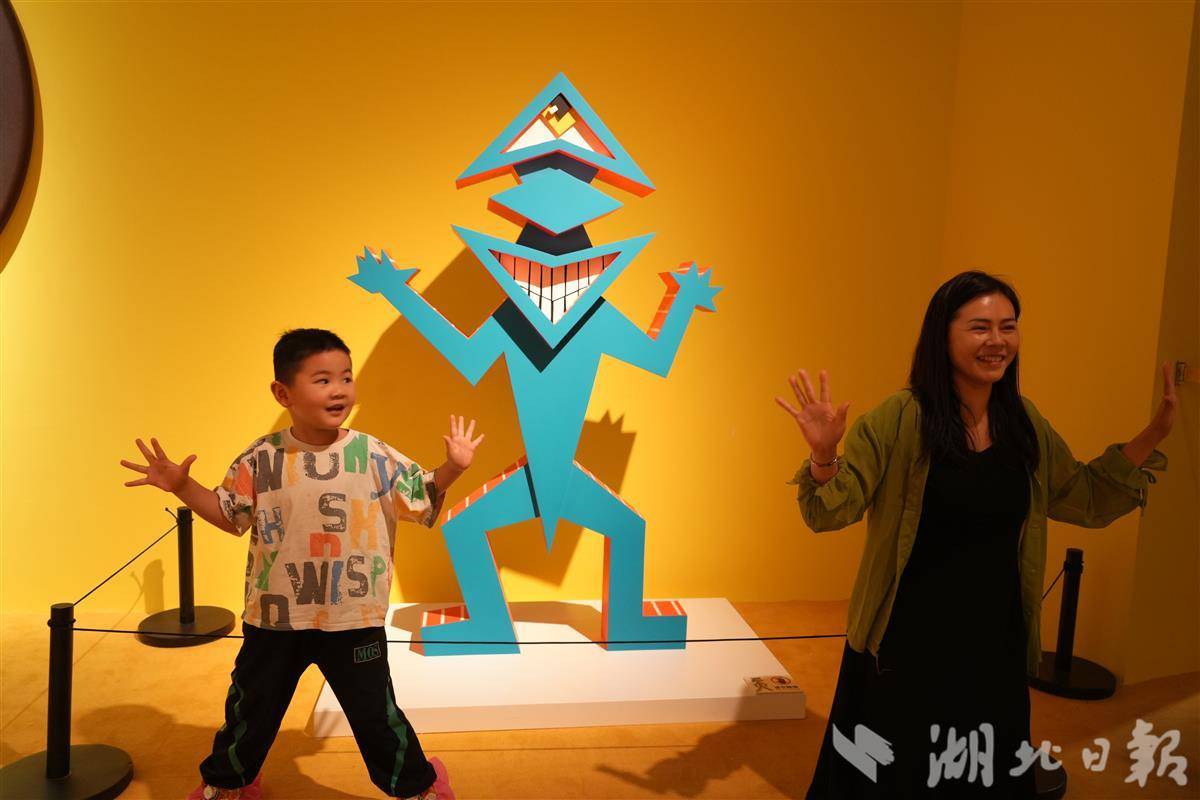抓“怪兽”、绘玫瑰！这个六一在湖北美术馆读懂情绪宇宙