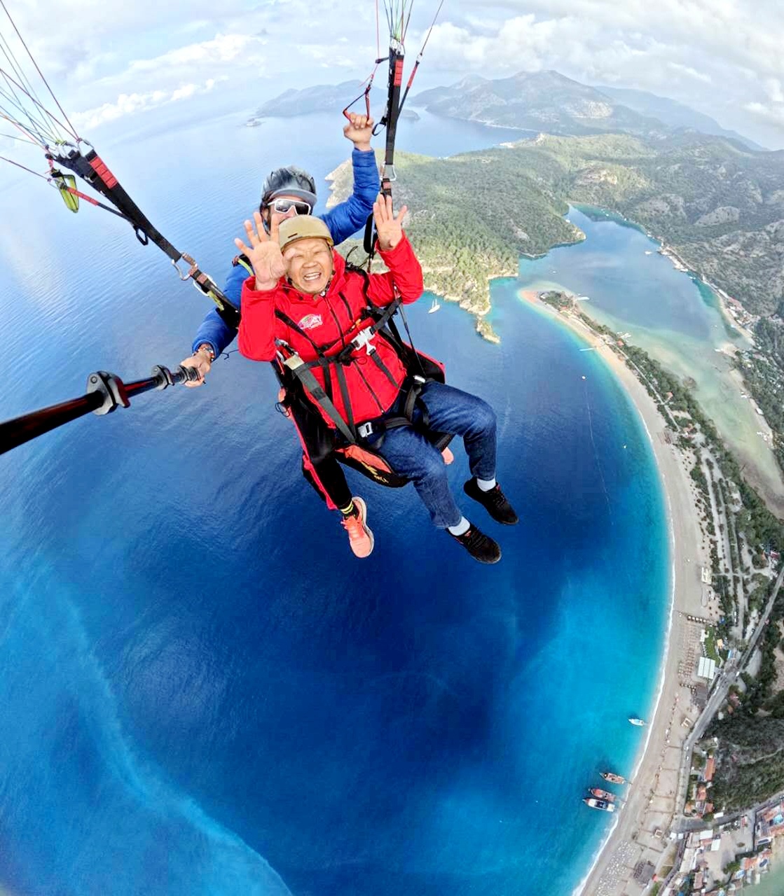 开启背包环游世界之旅 82岁湖北大爷再出发 足迹已遍及四大洲10多个国家