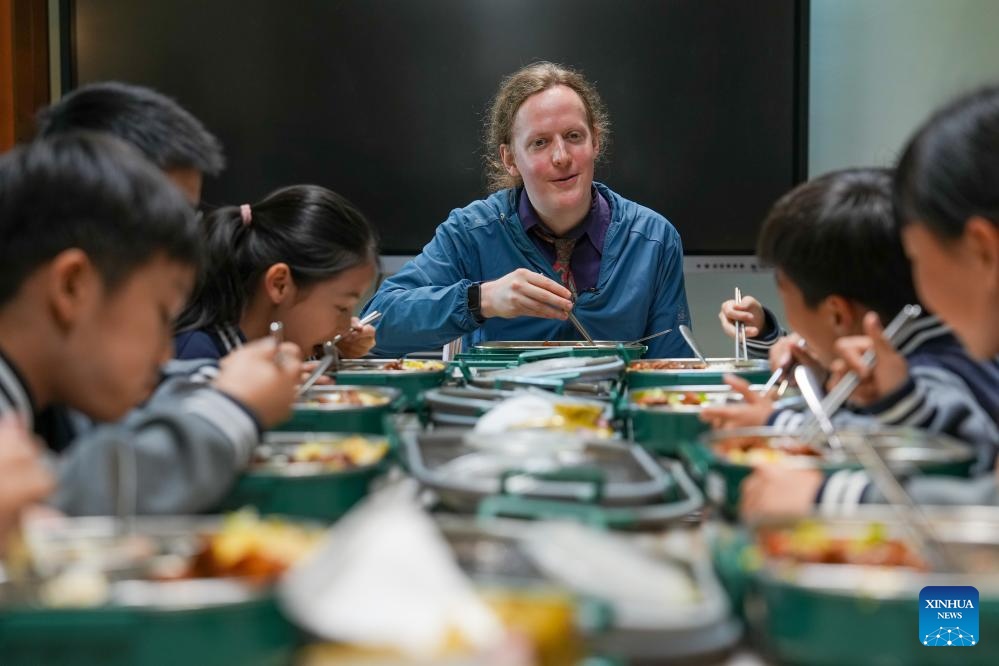 A U.S. teacher's bond with China