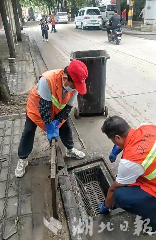 街道、环卫、市政、燃气、园林齐上阵，硚口城管战线迎战强降雨