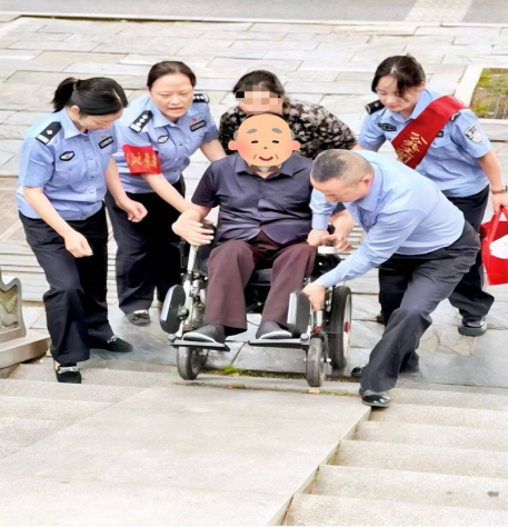  5分钟，办成了刘爹爹的“难事”