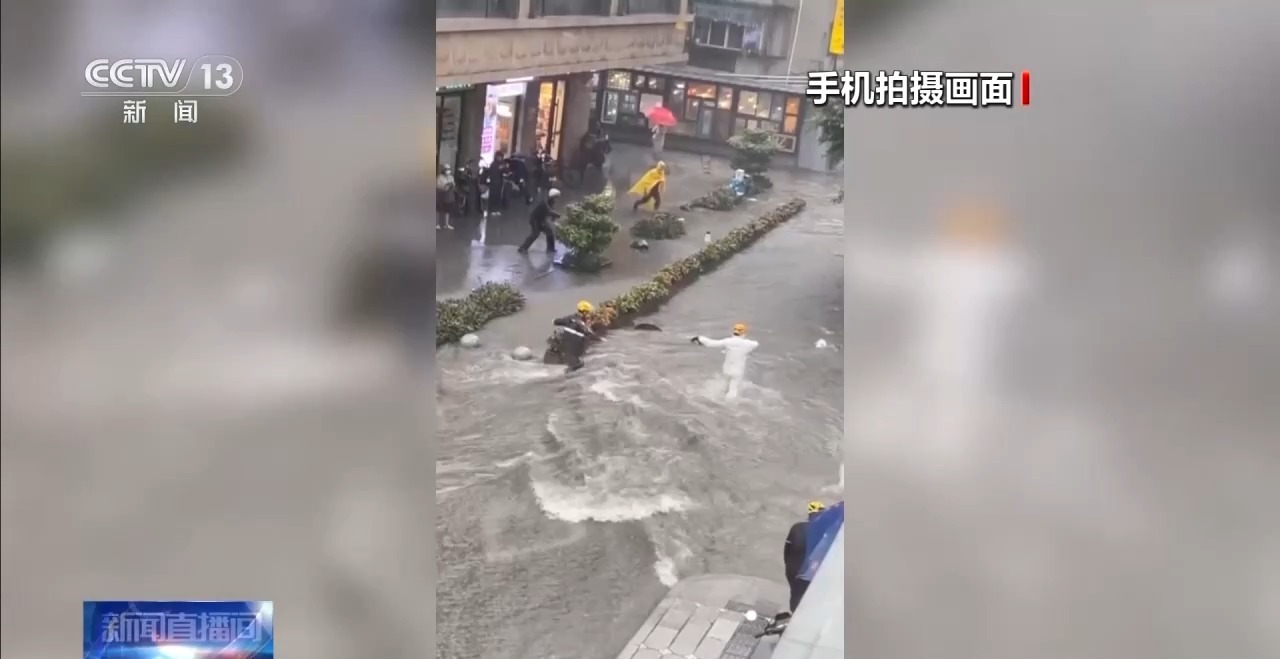 暖心后续！暴雨中飞奔救下孩童的外卖小哥们，找到了