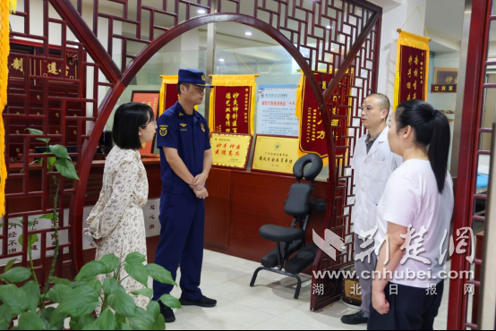 荆门消防联合卫健“上门指导”基层医疗机构