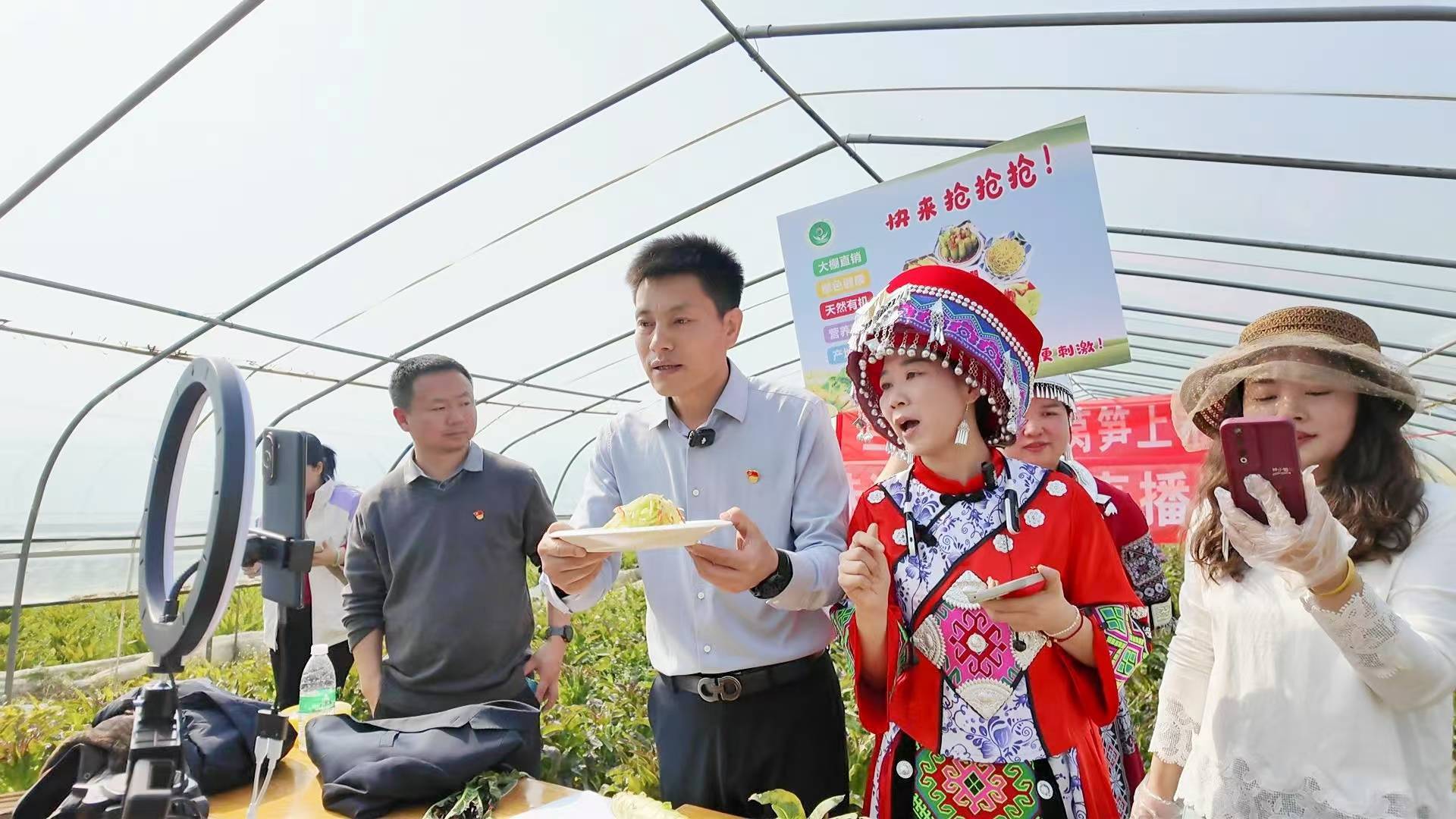 荆门观察丨沙洋“支书助农” 帮小农户打开大市场 村支书变主播  带火家乡味