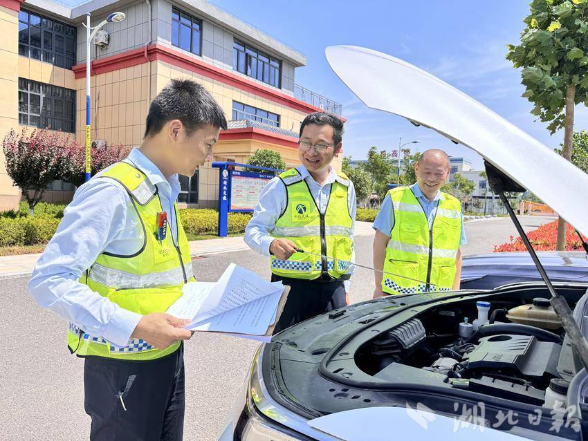 严守业务合规底线 稳步提升运营效能