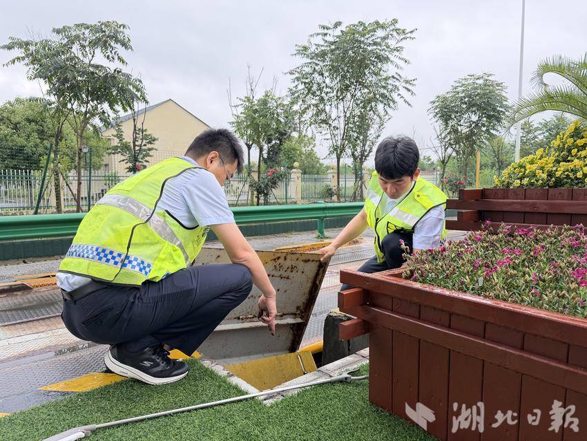 闻“汛”而动 向雨而行