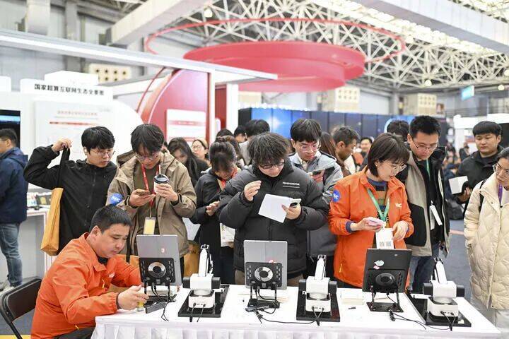 好评中国丨经济新脉动:“小”手搓,“大”机遇