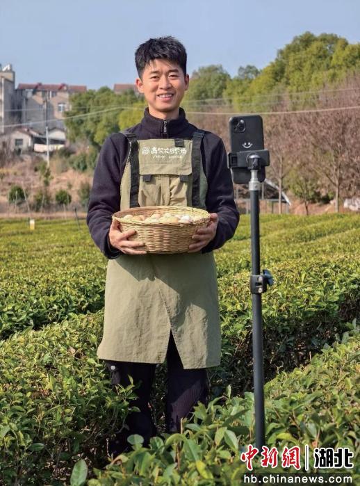 武汉江夏村播出圈，一部手机带富全村