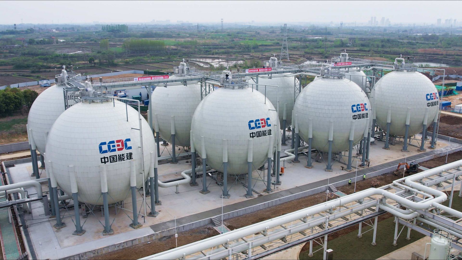 4.世界首座300兆瓦级压气储能示范工程在应城全容量并网发电  丁小伟摄2.jpg.jpg
