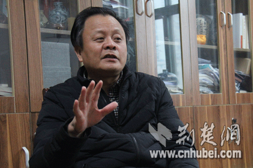 李辉1.gif 李辉1.gif