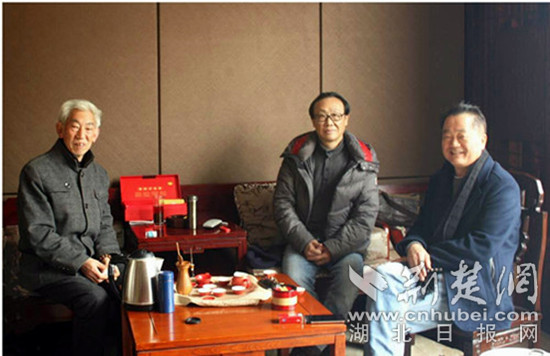与学生在一起的元辰_副本.jpg
