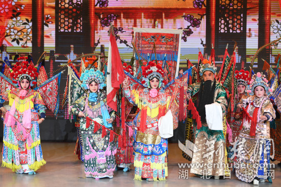 京剧《穆桂英挂帅》(湖北理工学院)_副本.jpg
