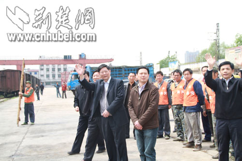 湖北省民政厅紧急行动支援青海地震灾区抗震救
