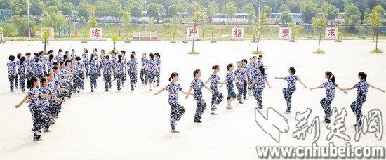 17日,记者在位于东西湖柏泉的武汉市中小学校外教育活动中心看到,酷暑