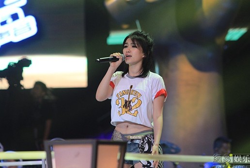 中国好声音第十期李玟热辣点评 关喆PK张玮琪