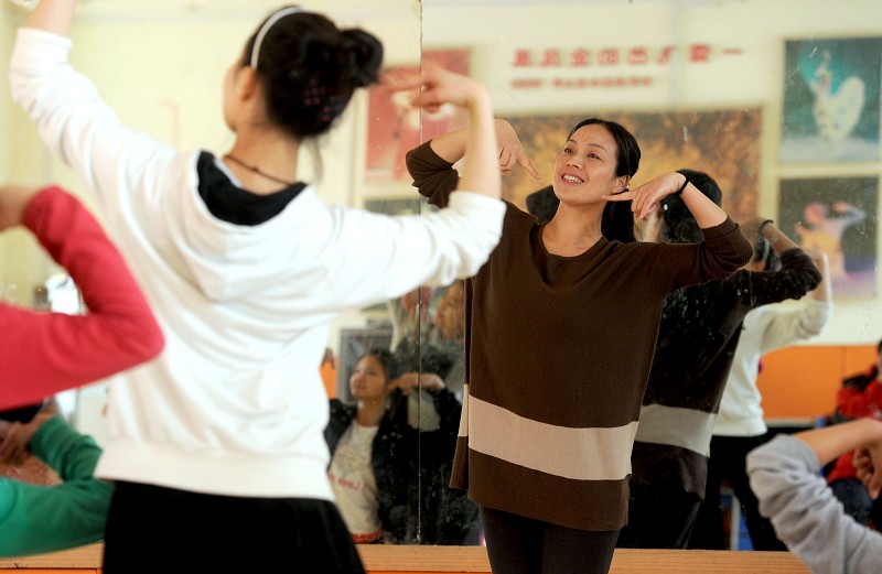 杨小玲:武汉市第一聋校舞蹈老师